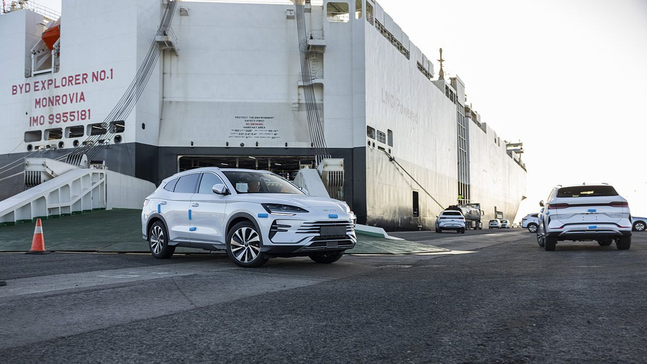 BYD prepara una flota gigantesca para conquistar Europa: encargará 10 barcos capaces de llevar 9.200 coches cada uno